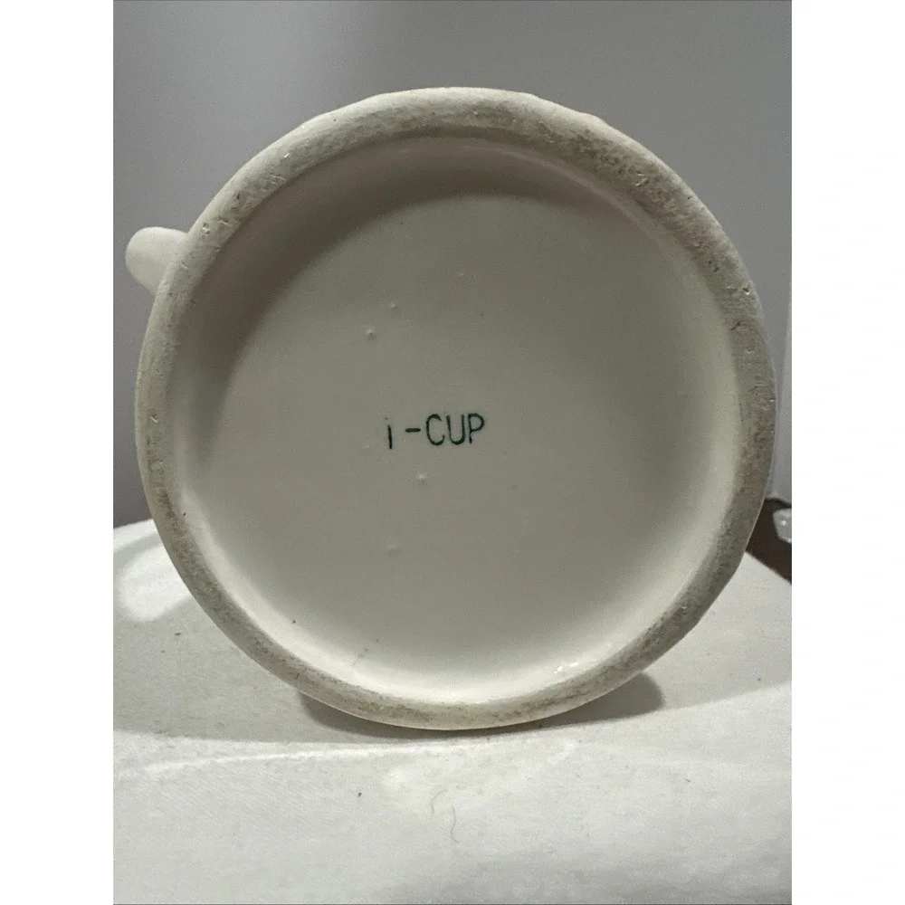 Vintage Enesco White Ivory Ceramic 1 Cup‎ Measuring Cup Grape Design